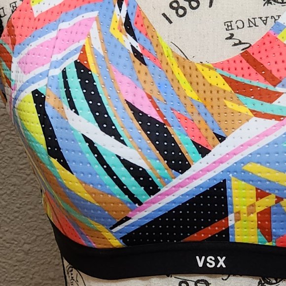 VICTORIA'S SECRET Women's Colorful Sports Bra - 36D - NEW - Picture 2 of 6